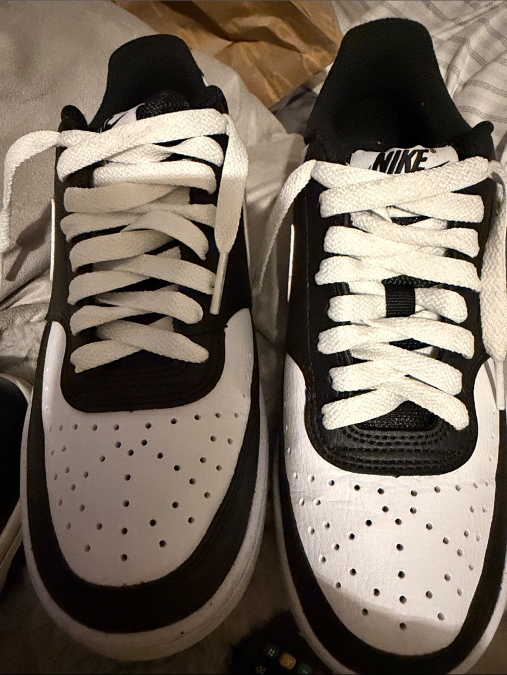 Nike Men’s Black and White Low-Top Sneakers - Contrast Panel Design